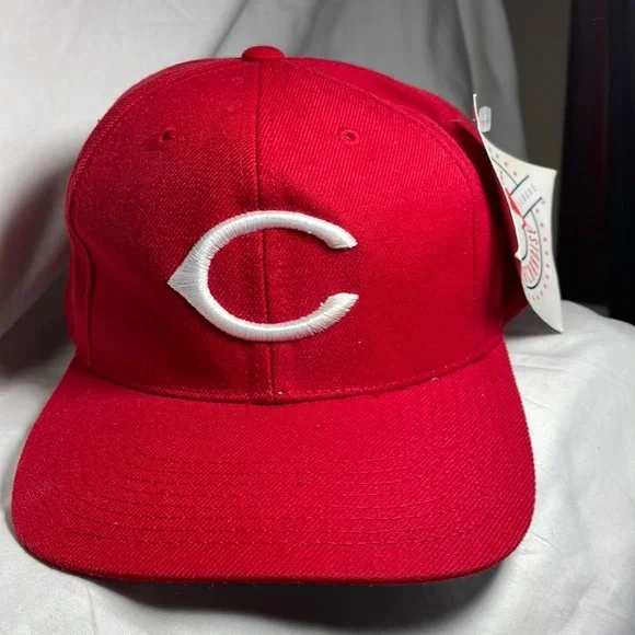 NWT Cincinnati Reds snap back - Picture 1 of 6